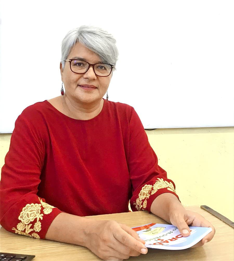 Katarína Hozlárová (52), riaditeľka - Katolíckej spojenej školy v N. Zámkoch