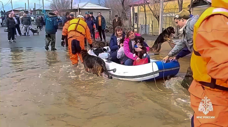 Rusko trápia obrovské záplavy.