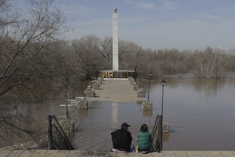 Hladina rieky Ural stúpla