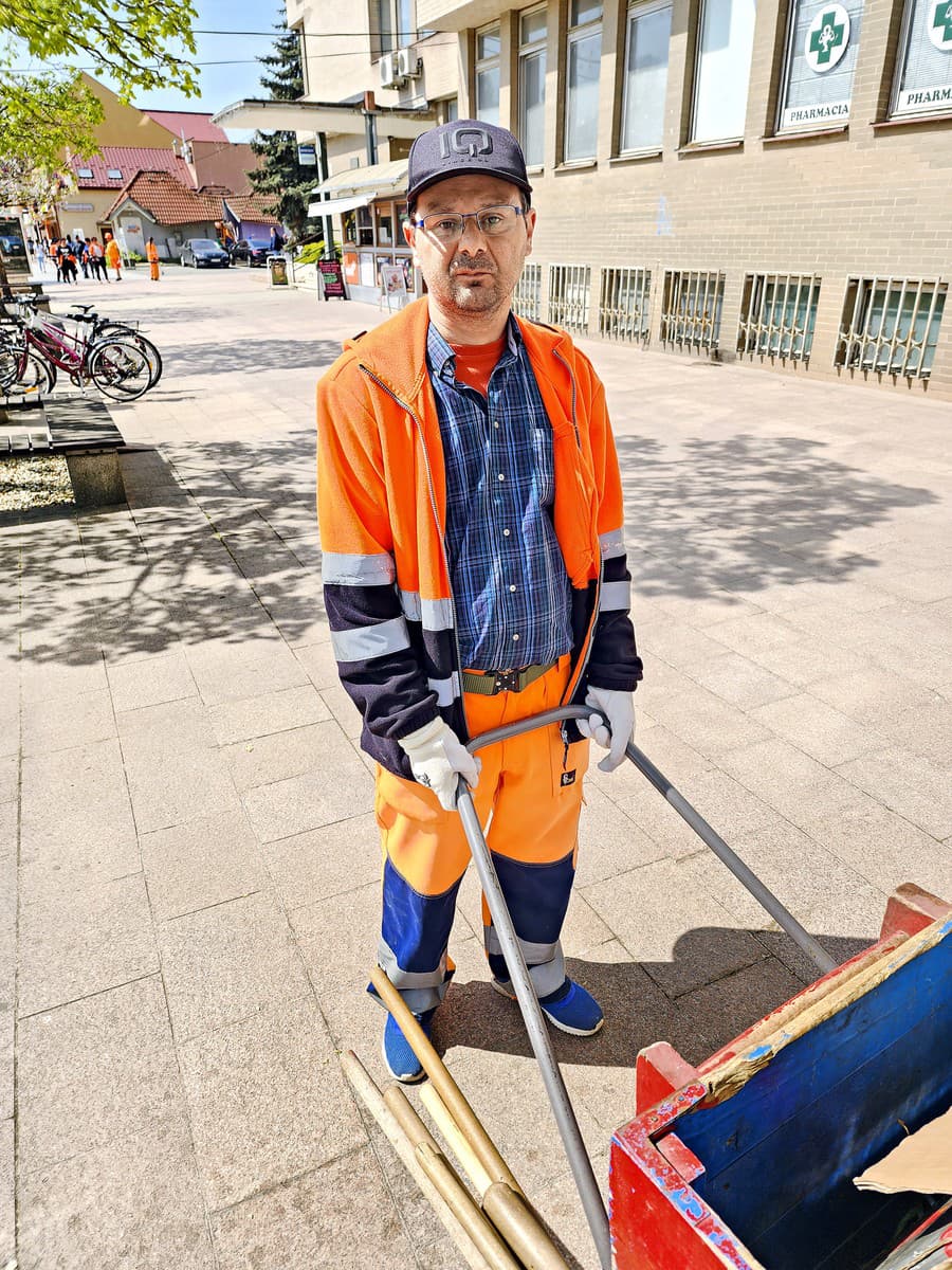 Tibor (45), pracovník komunálnych
