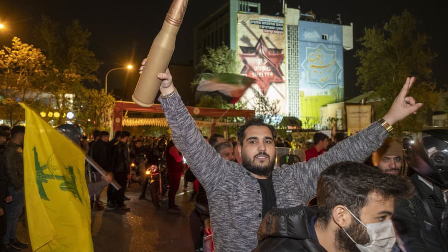Ľudia v Teheráne útok