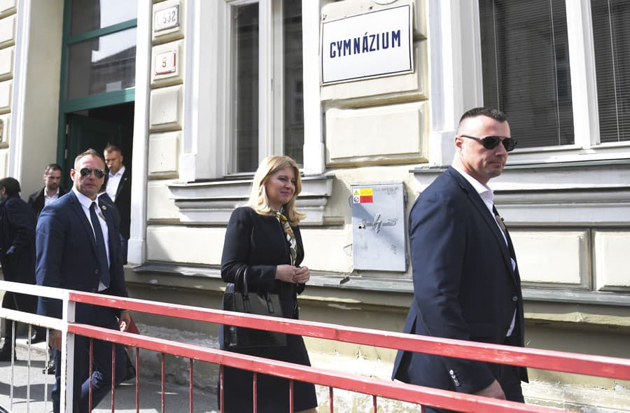 Zuzana Čaputová počas návštevy Gymnázia Poštová a diskusie so študentkami a študentmi v Košiciach 