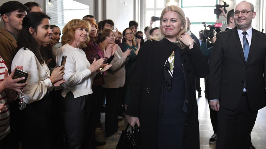 Zuzana Čaputová počas návštevy Gymnázia Poštová a diskusie so študentkami a študentmi v Košiciach 