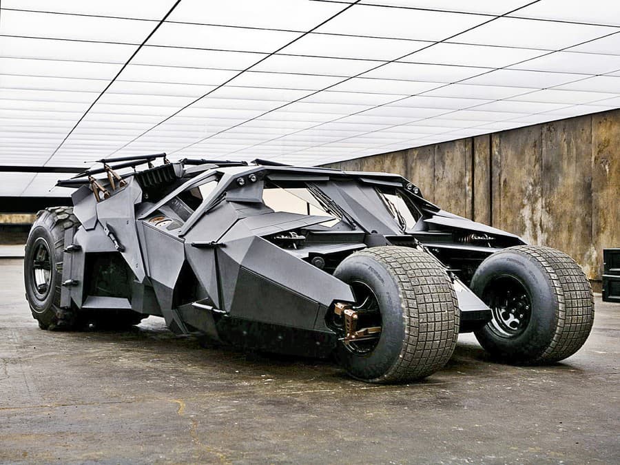 Batman Začína: Batmobile (Tumbler)