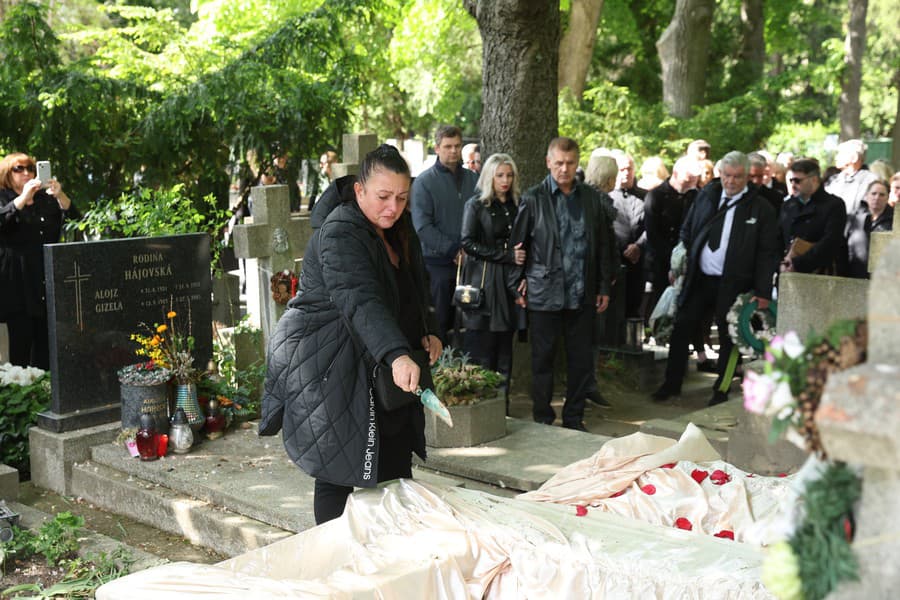 Na pohrebe nechýbala ani dcéra Karola Duchoňa Danka (52).