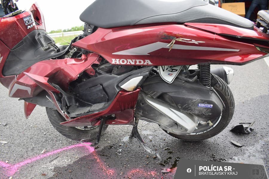 Nehoda motorkára v Bratislave