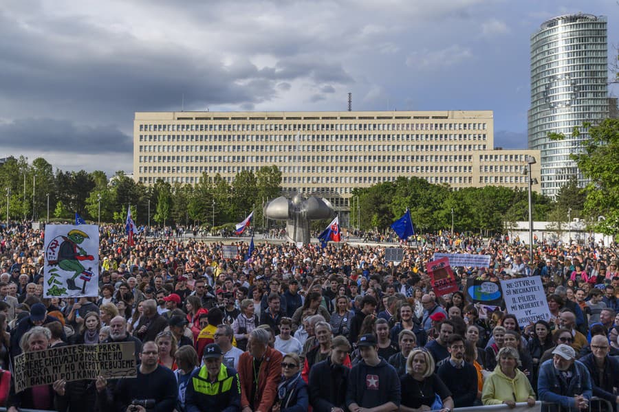 Účastníci protivládneho protestu hnutia