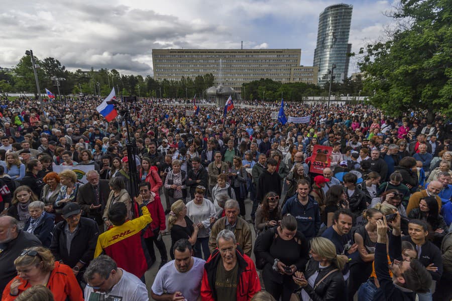 Účastníci protivládneho protestu hnutia