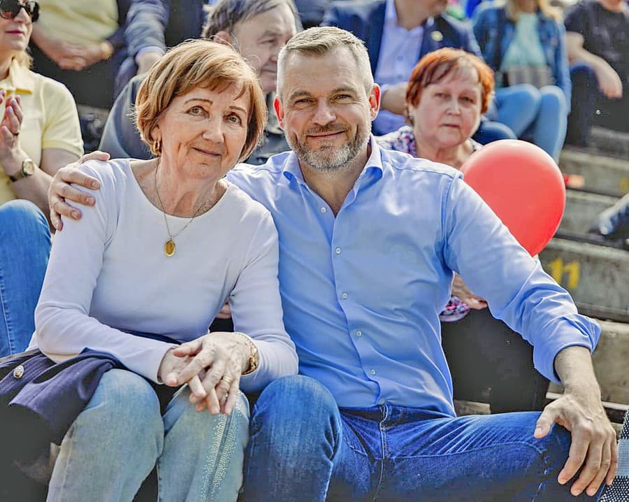 Budúci prezident SR Peter Pellegrini (48) s mamou Evou