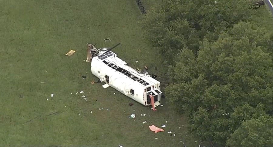 Autobus vezúci farmárov sa