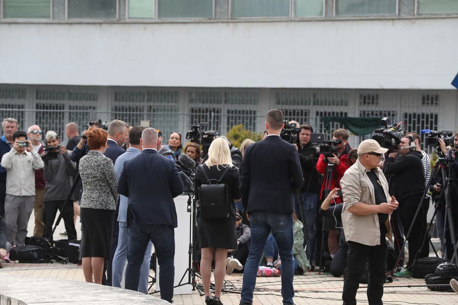 Tlačová konferencia Petra Pellegriniho po tom, čo navštívil Roberta Fica v nemocnici.