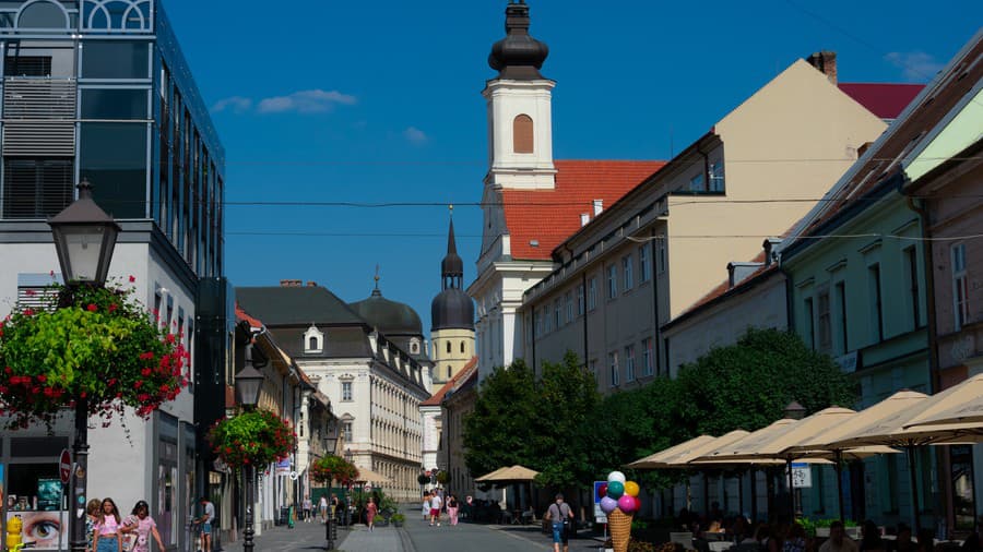 Trnava obnovuje dvory na