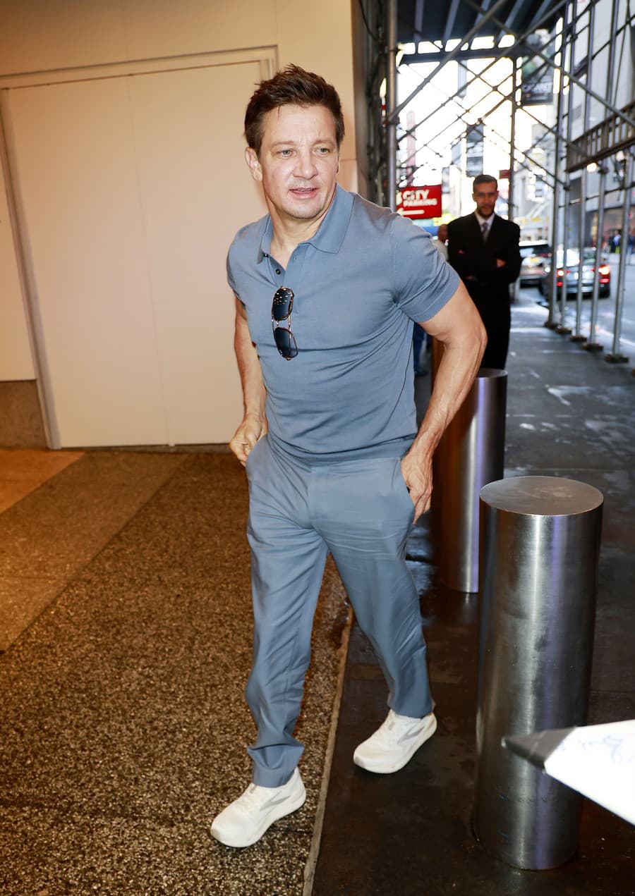 Jeremy Renner.