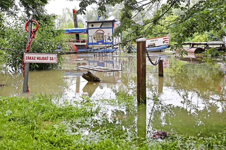 Bufet pri Karloveskom ramene