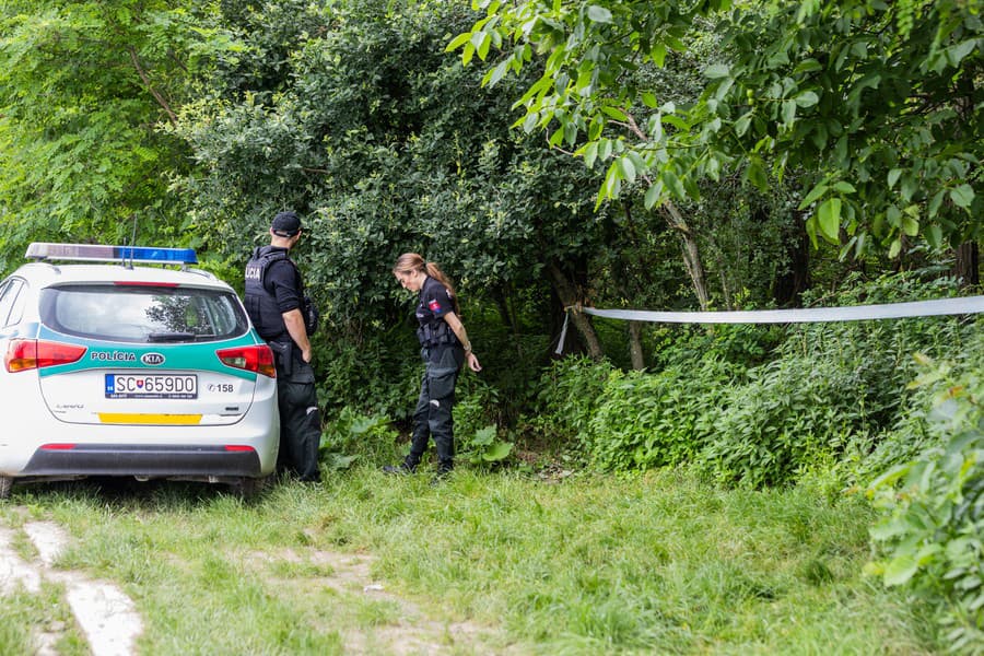 Miesto polícia opáskovala.