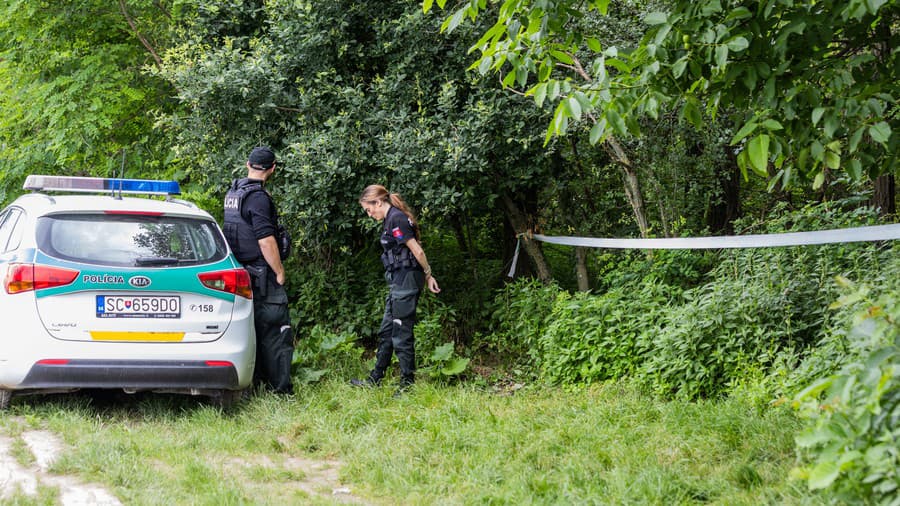 Miesto polícia opáskovala.