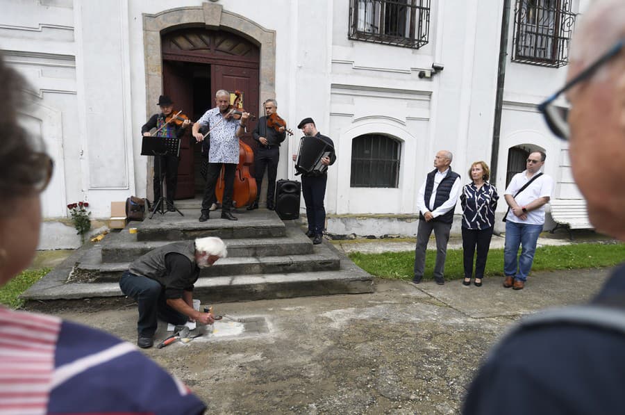 Ceremoniálne ukladanie Kameňov zmiznutých