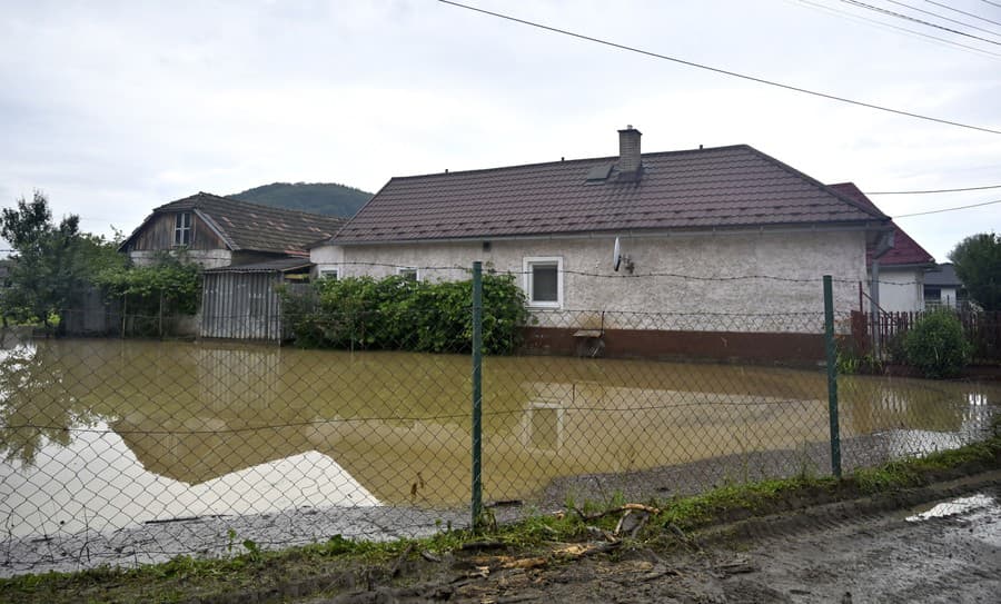 Profesionálni a dobrovoľní hasiči