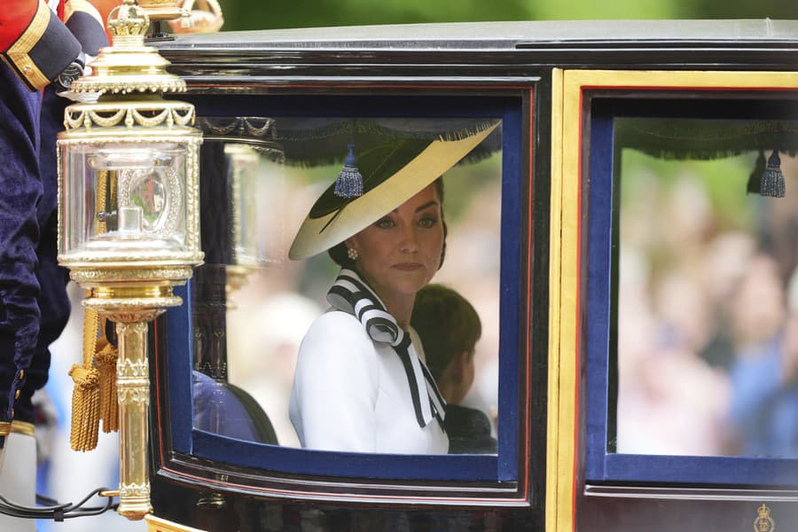 Slávnosť Trooping the Colour