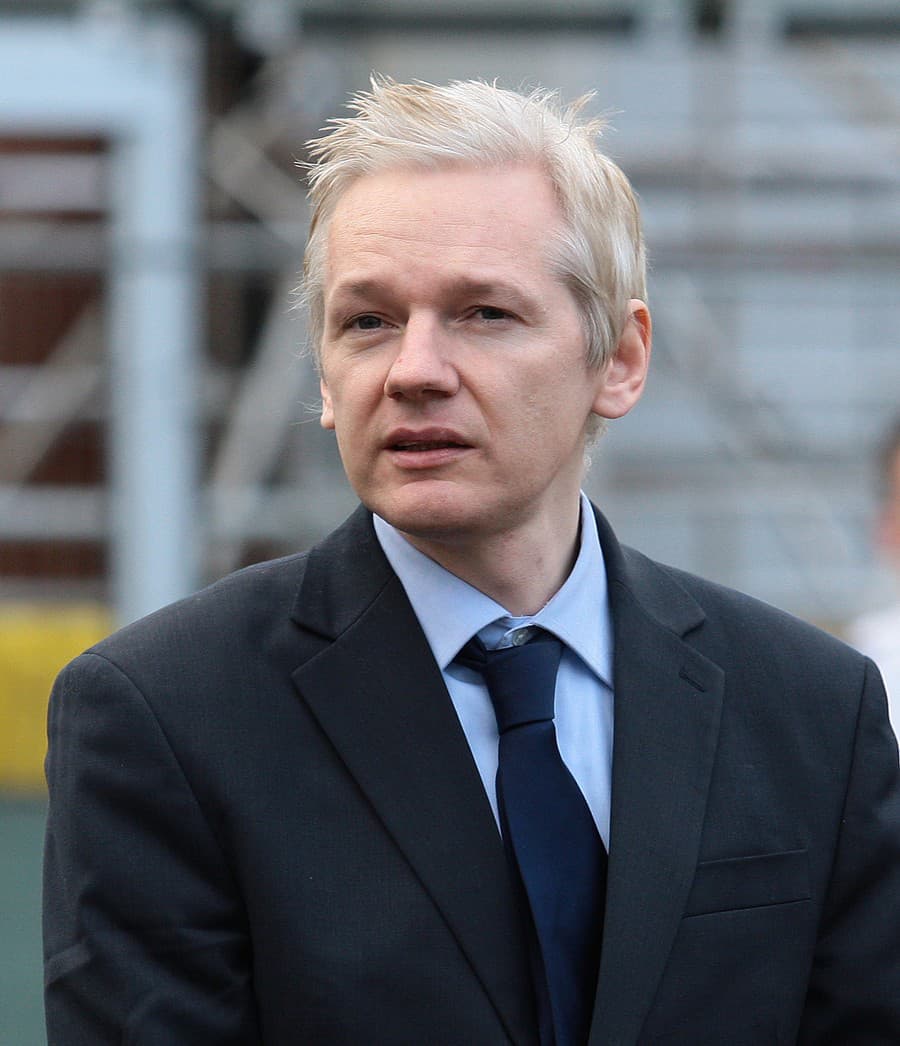 Julius Assange.