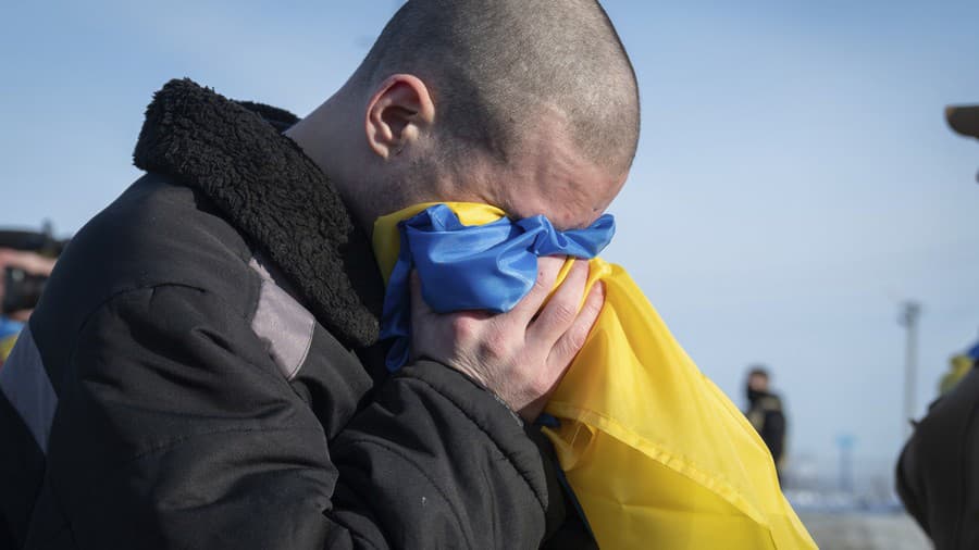 Ukrajinský vojnový zajatec reaguje