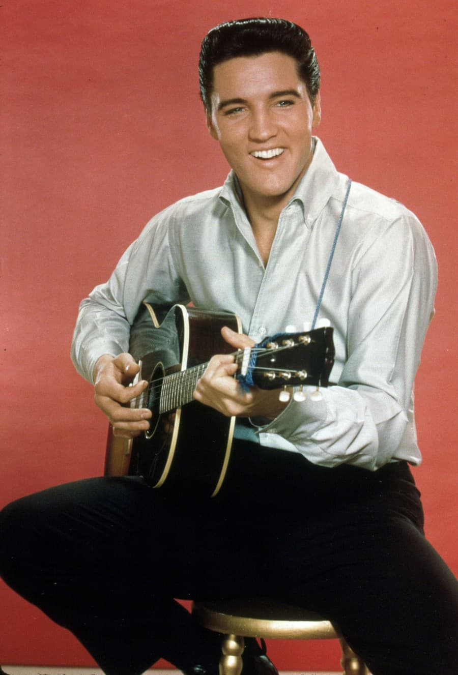 Kráľ rokenrolu Elvis Presley.