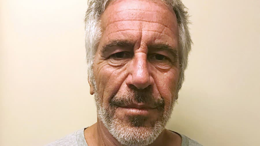 Sexuálny delikvent Jeffrey Epstein.