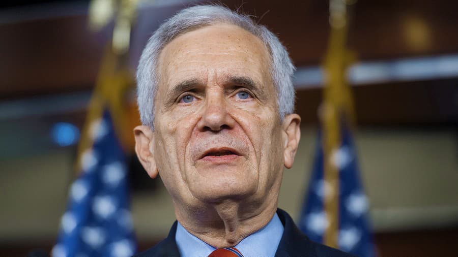 Lloyd Doggett (77)