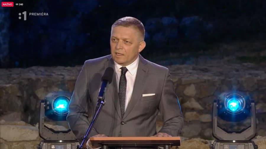 Premiér Fico sa po atentáte prvýkrát objavil na verejnosti.
