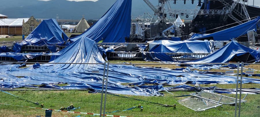 Ničivá búrka zasiahla festival Pohoda.