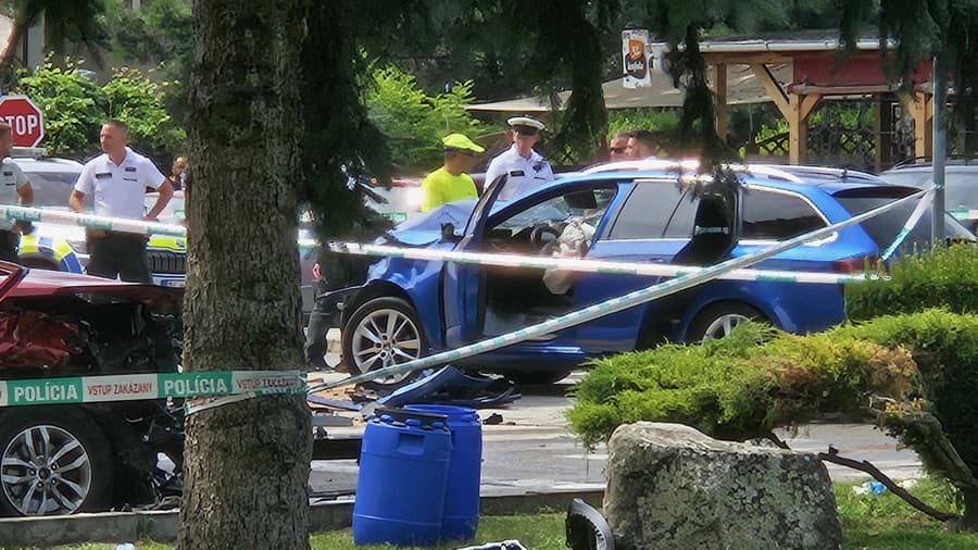 Čitateľ nám poslal zábery, ako to vyzeralo po policajnej naháňačke v Tomášove. 