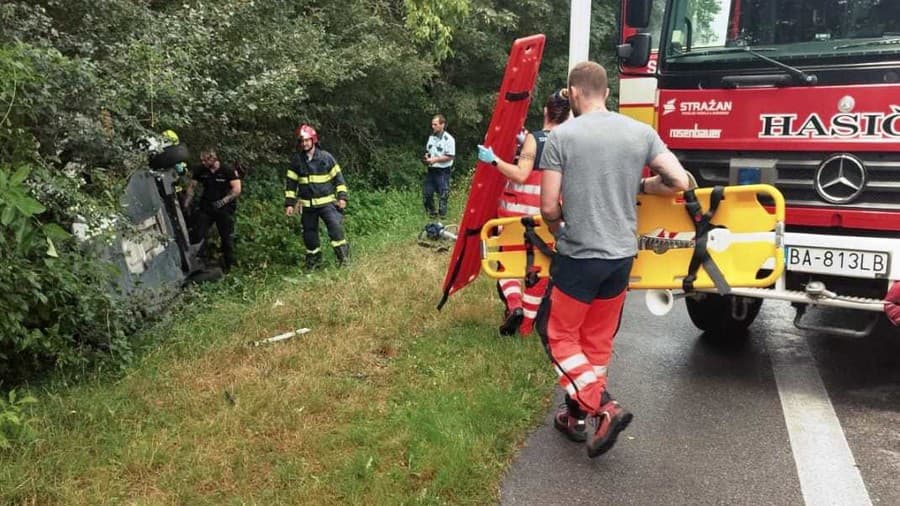 Policajti odboru dopravných nehôd