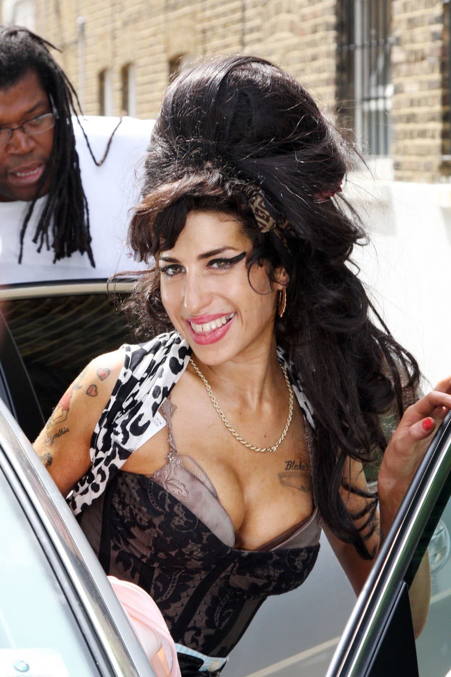 Amy Winehouse zomrela pred