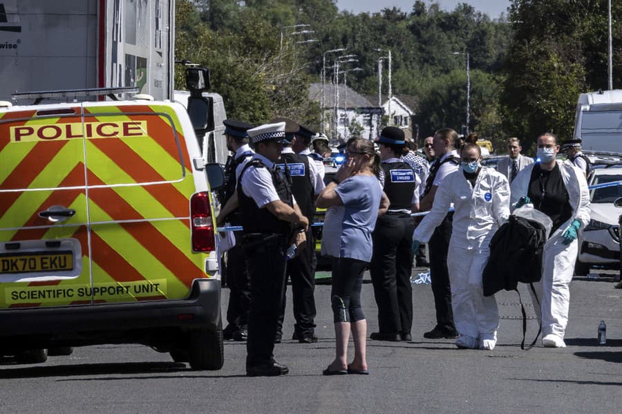 Policajti na mieste činu