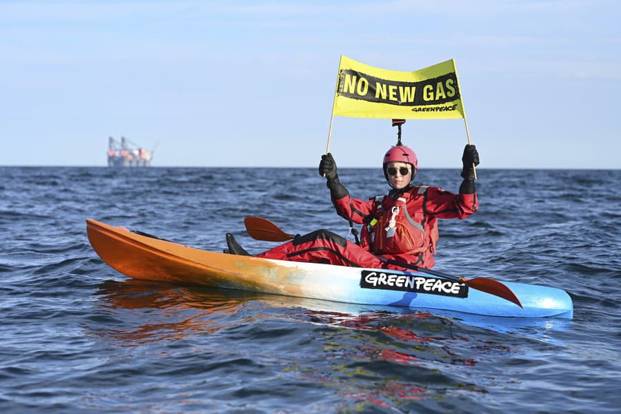 Greenpeace protestuje proti plánovanej