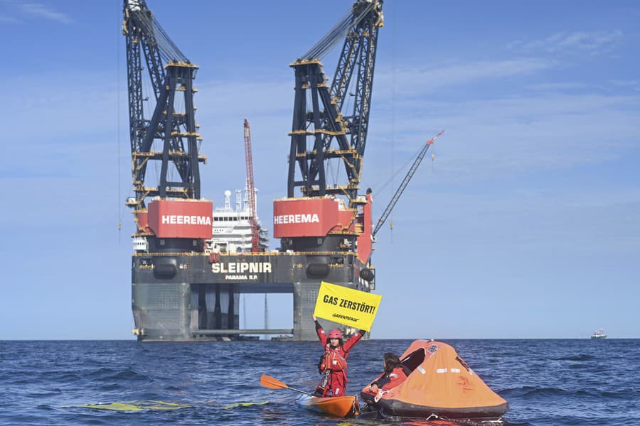 Greenpeace protestuje proti plánovanej