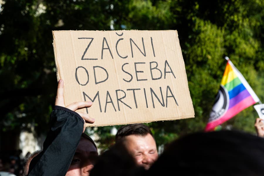 Protestovať do Bratislavy prišli