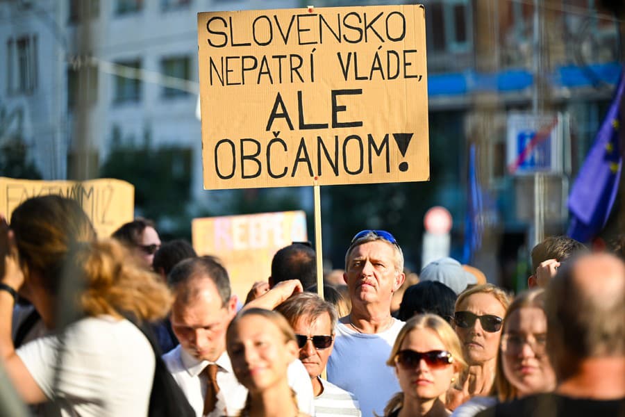 Protestné zhromaždenie za otvorenú