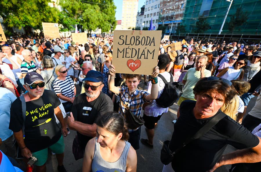 Na snímke účastníci protestného