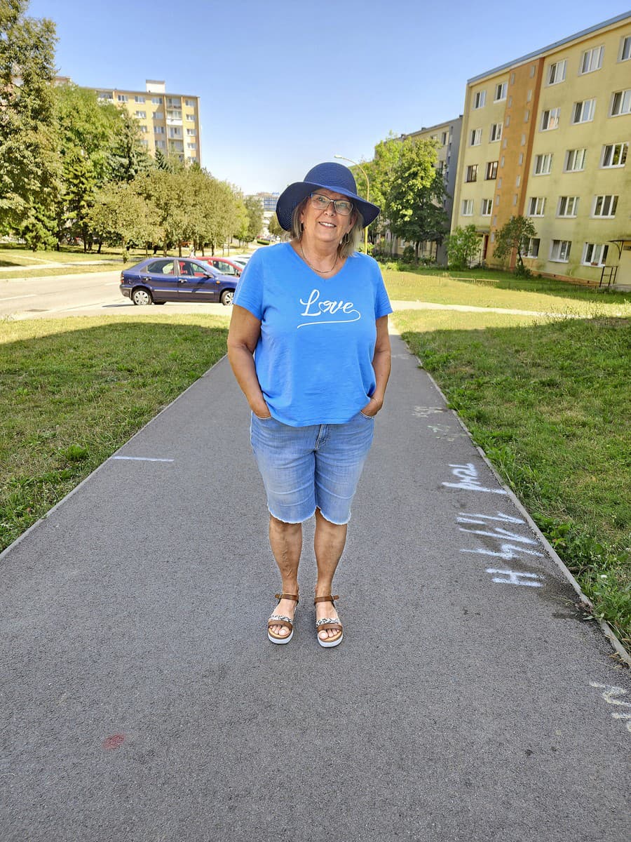 Eva (61), zdravotnícka pracovníčka, Košice