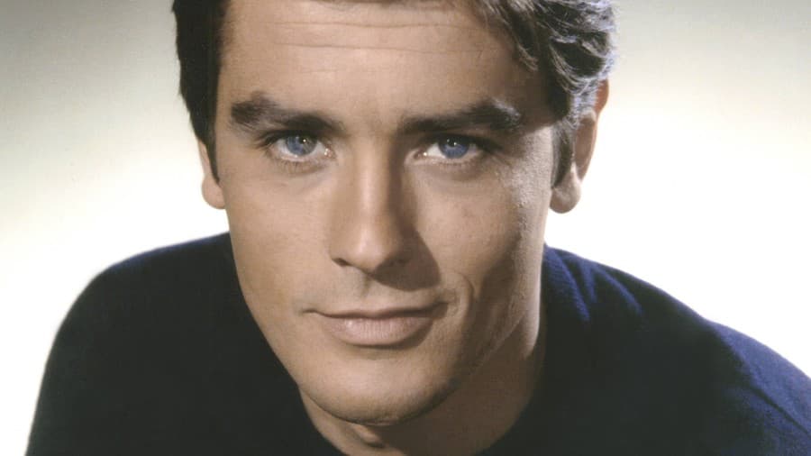  Alain Delon
