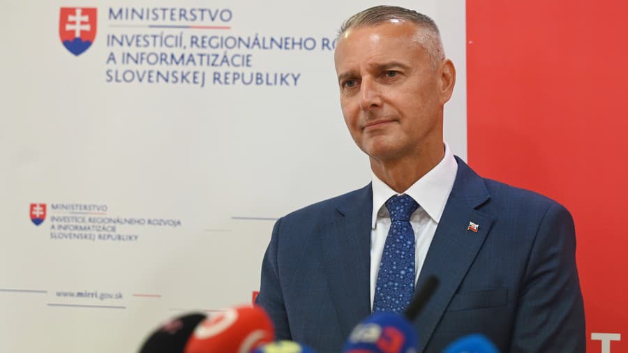 Richard Raši (53), minister