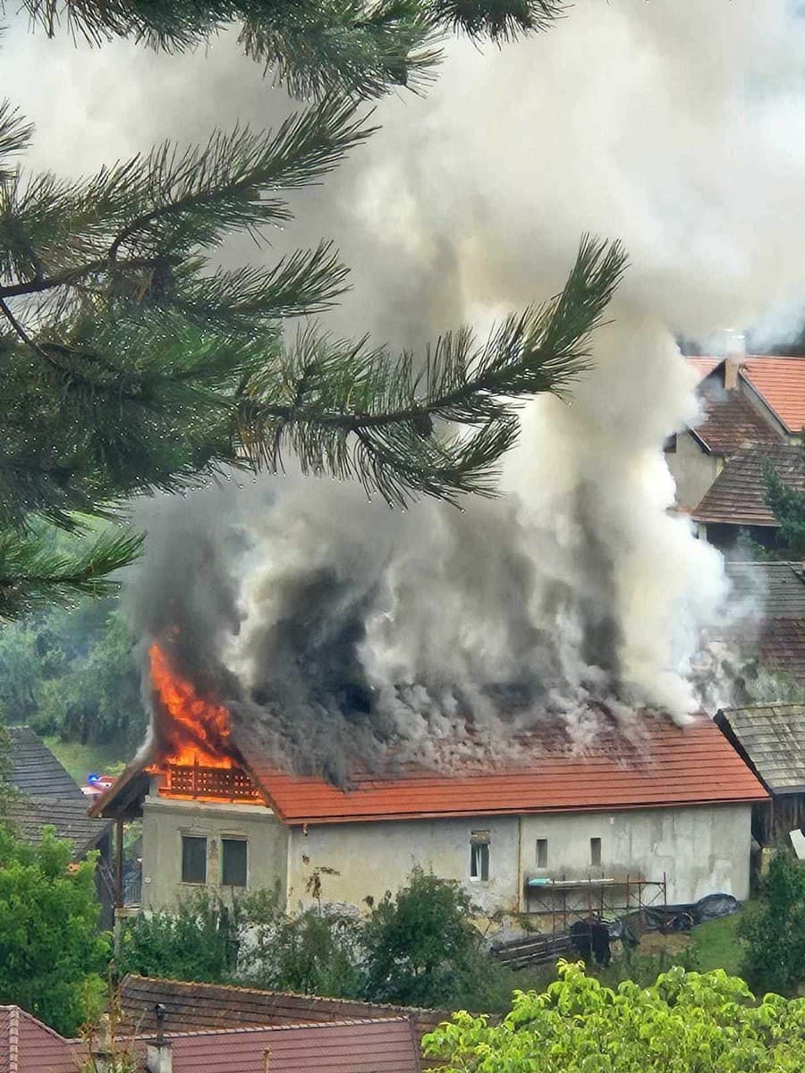 Pri požiari rodinného domu