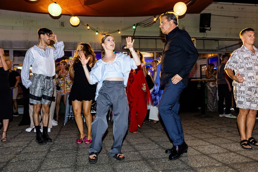 Letná párty televízie Markíza. Na snímke zľava Adam "Adonxs" Pavlovčin, Zuzka  Kubovčíková Šebová, Janka Kovalčíková, Dano Dangl a Filip Jovanovič známy ako Jovinečko.