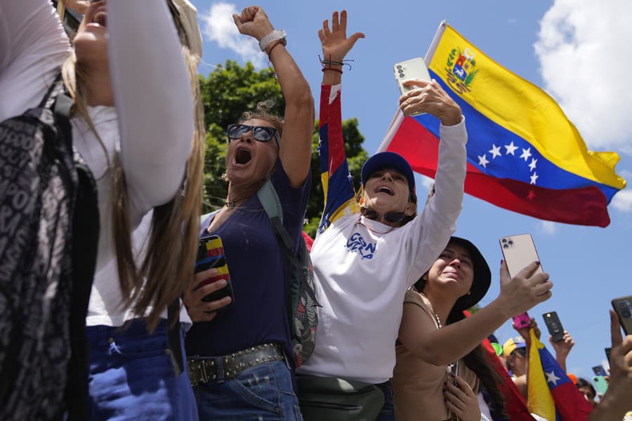 Ľudia vo Venezuele protestujú