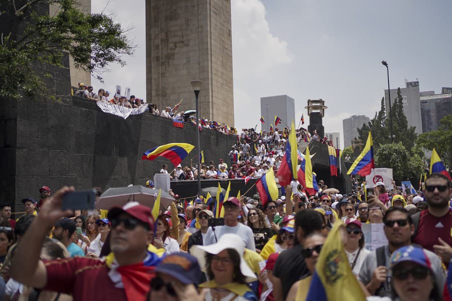 Ľudia vo Venezuele protestujú