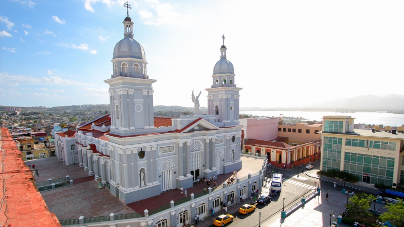 Katedrálna bazilika Panny Márie Nanebovzatej v Santiagu de Cuba. 