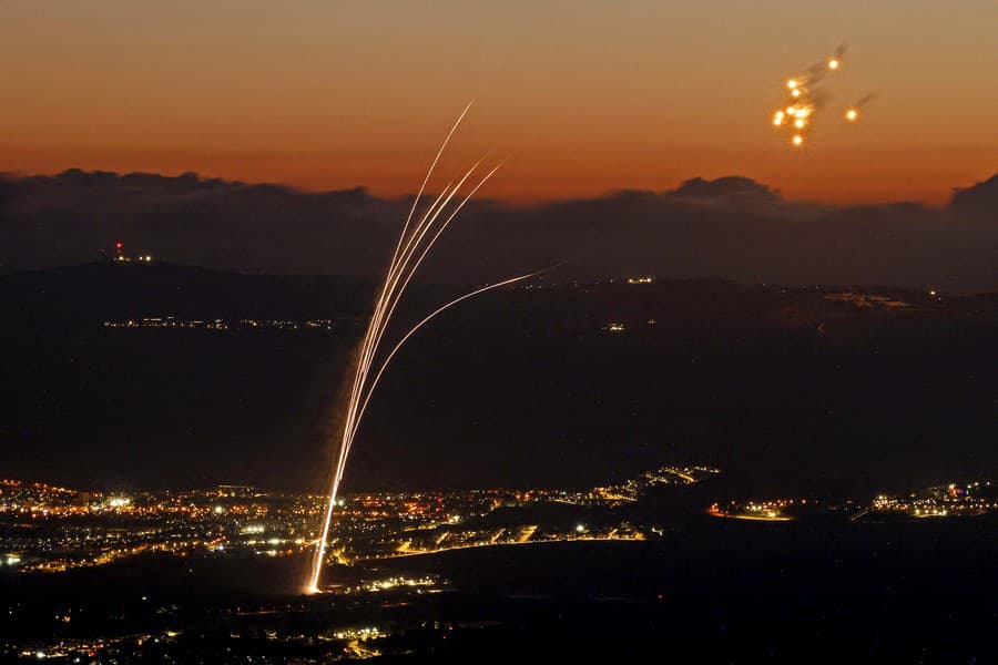 Na Izrael zaútočilo viac ako 320 dronov a bezpilotných lietadiel