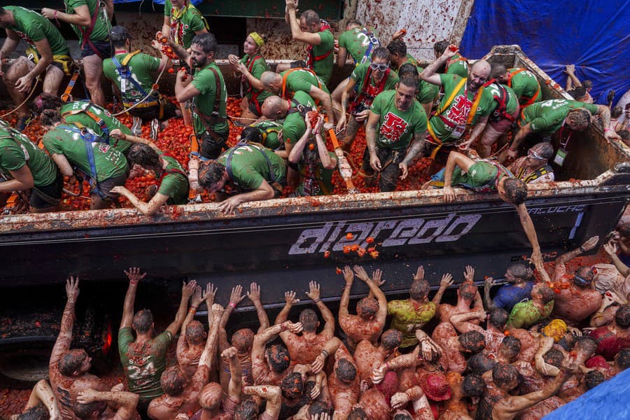 Sviatok Tomatina slávia každoročne v meste Buňol neďaleko Valencie.