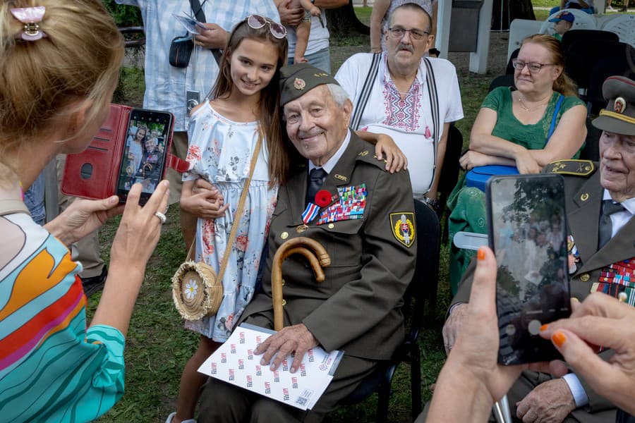 Vladimir Strmeň na oslavách SNP.